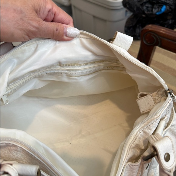 Chic White Leather Satchel - Picture 12 of 15